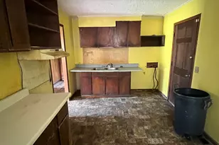 656 S Center St, Spartanburg, SC 29301 - Photo 18