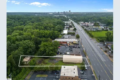 730 Wade Hampton Boulevard, Greenville, SC 29609 - Photo 2