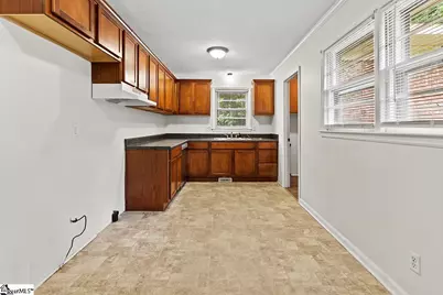 107 Avondale Road, Greenwood, SC 29649 - Photo 4