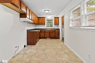 107 Avondale Rd, Greenwood, SC 29649 - Photo 4