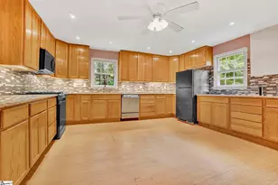 211 Beechwood Dr, Simpsonville, SC 29681 - Photo 14