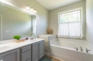 189 Bur Oak Dr, Taylors, SC 29687 - Photo 10