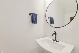 9 Hawthorne Ln, Greenville, SC 29605 - Photo 14