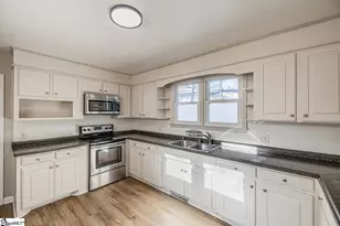 131 S Cleveland Park Dr, Spartanburg, SC 29303 - Photo 8