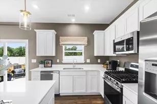 135 Randwick Ln, Greer, SC 29651 - Photo 8