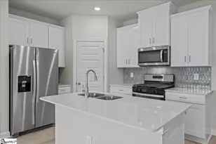 107 Pleasure Ln, Taylors, SC 29687 - Photo 6