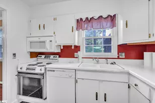 815 Edwards Rd, Greenville, SC 29601 - Photo 12