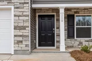 229 Roocroft Ct, Fountain Inn, SC 29644 - Photo 2