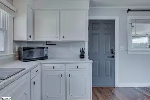 24 Maudie St, Greenville, SC 29605 - Photo 16