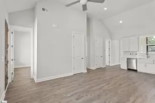 125 Cottage Ln, Greenwood, SC 29649 - Photo 4