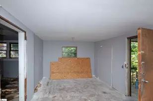 202 Orange St, Greenville, SC 29609 - Photo 8