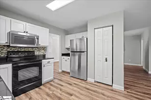 410 Revis Creek Ct, Simpsonville, SC 29681 - Photo 10