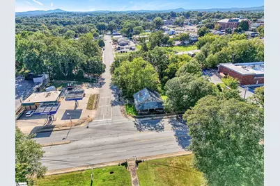 220 Hampton Avenue, Pickens, SC 29671 - Photo 4