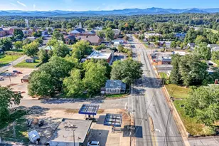 220 Hampton Ave, Pickens, SC 29671 - Photo 10