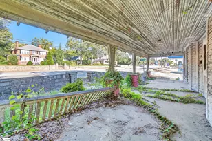 220 Hampton Ave, Pickens, SC 29671 - Photo 2