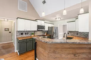 216 Barrett Dr, Mauldin, SC 29662 - Photo 16