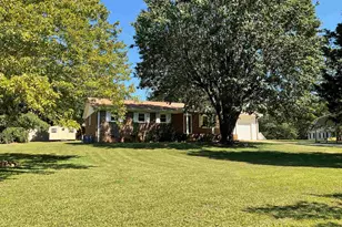 109 Woods Dr, Williamston, SC 29697 - Photo 2