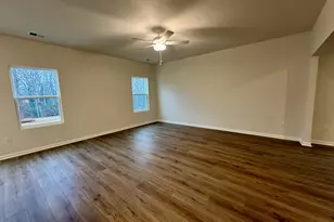 12099 Lansbury Dr, Inman, SC 29349 - Photo 10