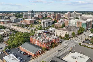 400 E Washington St, Greenville, SC 29601 - Photo 32