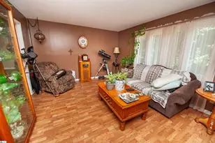 304 Hampshire Ct, Spartanburg, SC 29301 - Photo 4