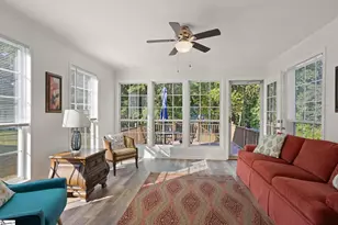 101 Meadowview Dr, Taylors, SC 29687 - Photo 4