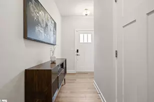 561 Martin Crk Dr, Simpsonville, SC 29680 - Photo 6