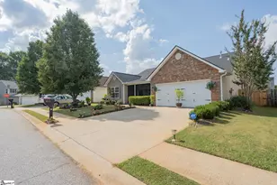 3 Heatherfield Dr, Simpsonville, SC 29680 - Photo 2