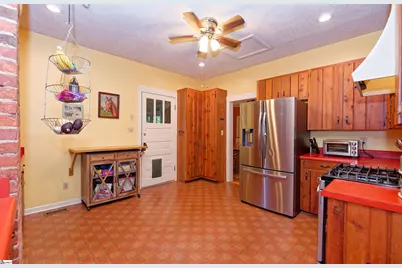 700 N Trade Avenue, Landrum, SC 29356 - Photo 16