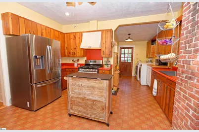 700 N Trade Avenue, Landrum, SC 29356 - Photo 18