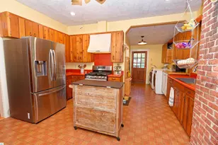 700 N Trade Ave, Landrum, SC 29356 - Photo 18