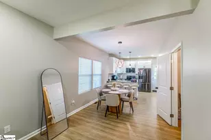 18 Blackwood St, Greenville, SC 29611 - Photo 8