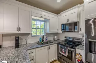 18 Blackwood St, Greenville, SC 29611 - Photo 12