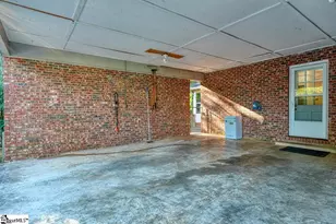 320 Fairlane Dr, Spartanburg, SC 29307 - Photo 46