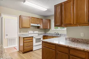 213 Creek Forest Dr, Greenville, SC 29615 - Photo 6