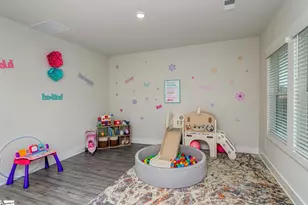 325 Roderick Ln, Greenville, SC 29605 - Photo 6