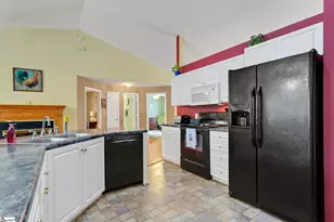 122 Confederate Ln, Greer, SC 29651 - Photo 10