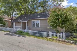 9 Hampton St, Ware Shoals, SC 29692 - Photo 4