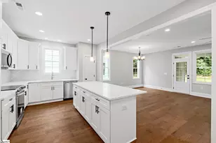 711B N Main St, Greer, SC 29651 - Photo 14