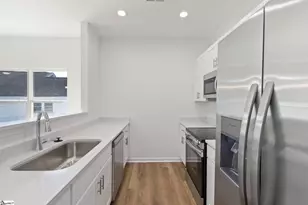 15 Jamison St, Greenville, SC 29611 - Photo 8