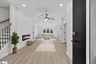 34 Gentry St, Greenville, SC 29611 - Photo 4