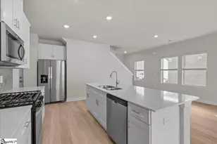 678 Cozy Blf Rd, Spartanburg, SC 29301 - Photo 6