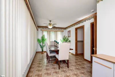 202 Mitchell Street, Laurens, SC 29360 - Photo 6