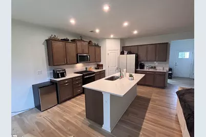 1403 Willow Ridge Way, Spartanburg, SC 29307 - Photo 2