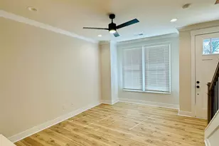 9 Hawthorne Ln, Greenville, SC 29605 - Photo 6