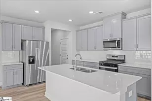 572 Cozy Blf Rd, Spartanburg, SC 29301 - Photo 6