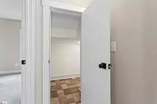 20 N Georgia Ave, Greenville, SC 29611 - Photo 18