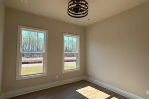 4007 Hollybank Dr, Spartanburg, SC 29303 - Photo 4