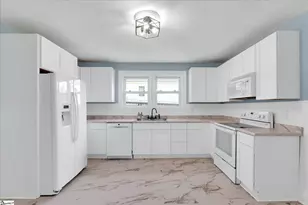 145 Margaret St, Easley, SC 29640 - Photo 2