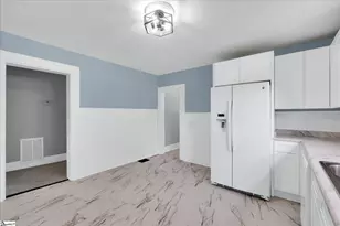 145 Margaret St, Easley, SC 29640 - Photo 4