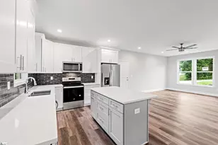 709 Rockcliff St, Greenville, SC 29617 - Photo 4